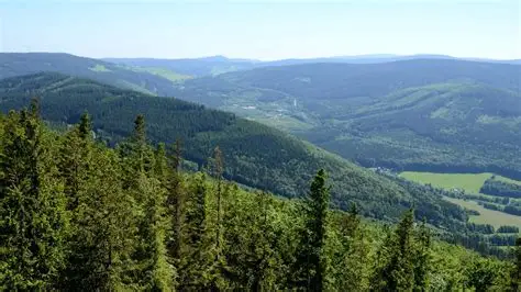 Góry Opawskie — graniczne pasmo i szlaki