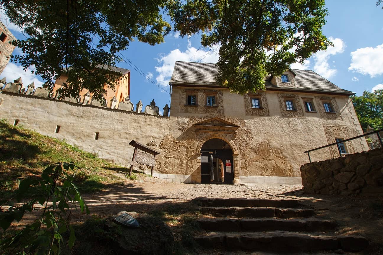 Zamek Grodno nad Jeziorem Bystrzyckim