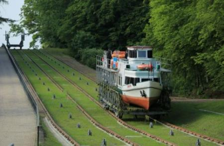 Kanał Elbląski — statek na pochylni