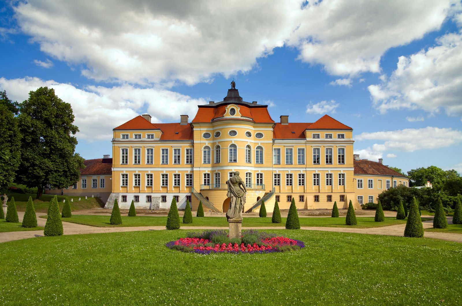 Pałac w Rogalinie i dęby rogalińskie