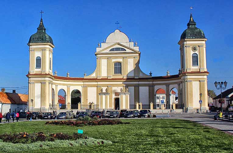 Tykocin — rynek, synagoga i nadnarwiańskie pejzaże
