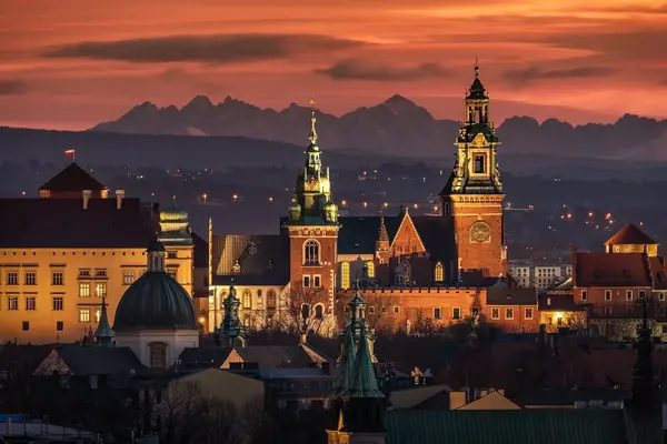Panorama Tatr i Krakowa w Małopolsce